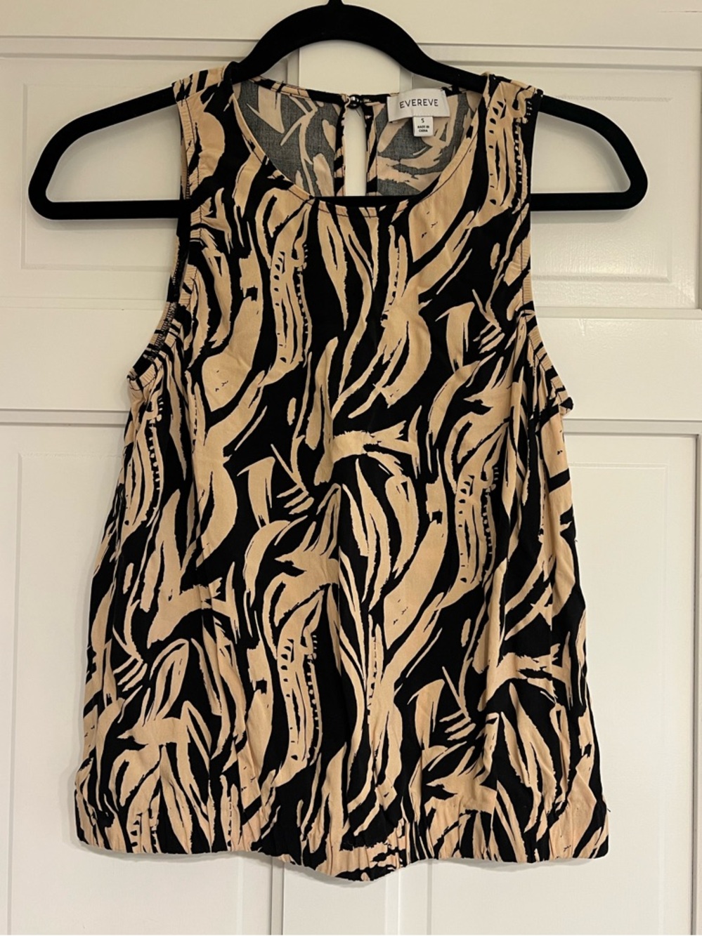 Evereve Sleeveless Banded Top Tank